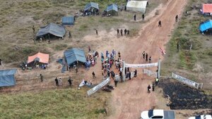 Comitiva se constituye en Antebi Cué por conflicto entre arrendatarios y sintierras