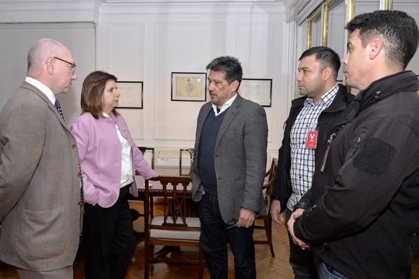 Jefe de Inteligencia de la PN y ministra argentina establecen colaboración para búsqueda de niño - ADN Digital