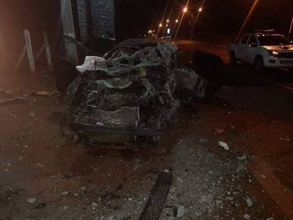 Tras impactante accidente que se cobró la vida de tres jóvenes, buscan al dueño de la vaca
