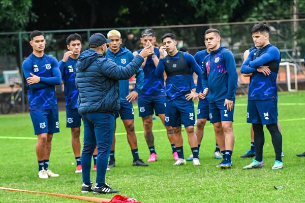 Versus / Media docena de caras nuevas en filas del Gallo Norteño