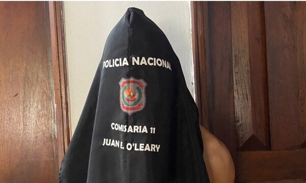 Golpeó a un hombre, lo encerró y quemó la vivienda: La víctima logró salir con vida