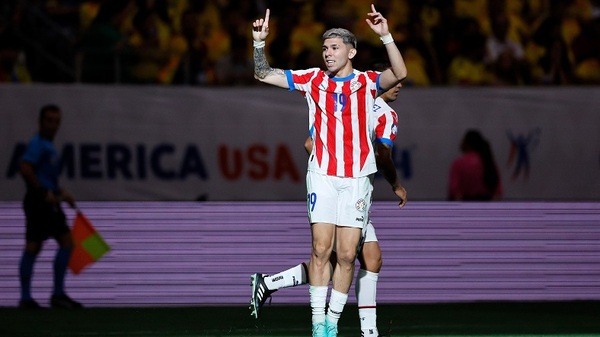 Leve e insuficiente mejoría en la Albirroja en la derrota contra Colombia - Noticias Paraguay