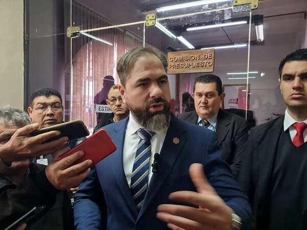 Ministro de Justicia pide desprecarización de agentes penitenciarios - Política - ABC Color