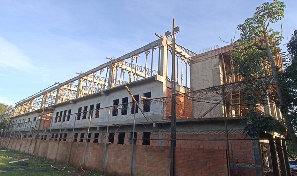 Futuro edificio de la Región Sanitaria con avance del 50% - La Clave