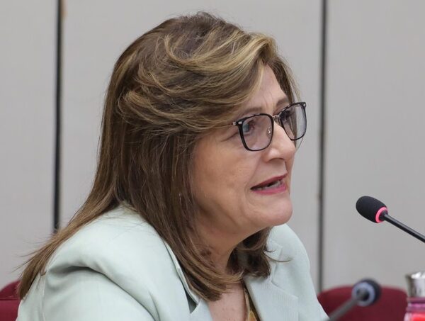 Horario de verano traerá “mayor sacrificio y penuria, sobre todo para el más pobre”, dice Ovelar · Radio Monumental 1080 AM
