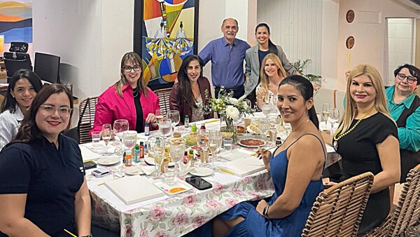 Encuentro de mujeres para pintar y liberar el estrés