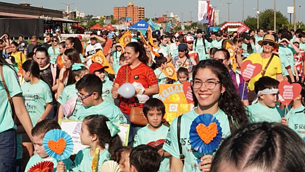 Exitosa correcaminata a beneficio de hospital