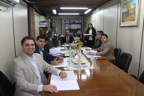 Pretenden desprecarizar a 21 funcionarios de la SEN - ADN Digital