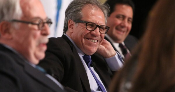 Almagro ningunea a los grupos "pro vida" y recibe a organizaciones LGBTI y feministas
