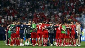 Dinamarca, a octavos de final tras empatar sin goles ante Serbia