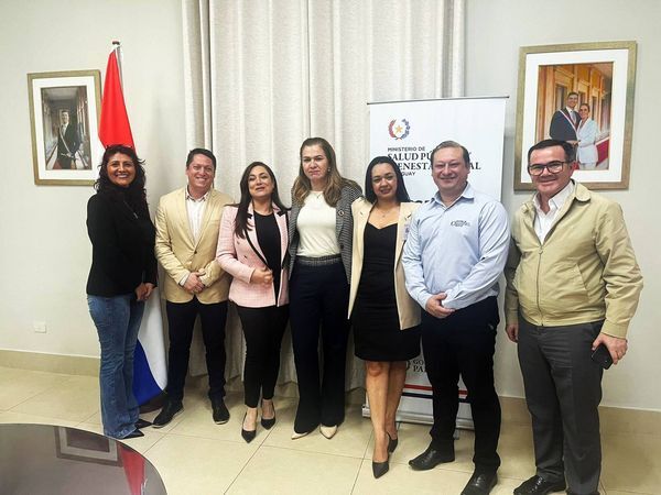 Salud se compromete a proveer equipamientos para el Hospital Distrital de Presidente Franco - ADN Digital