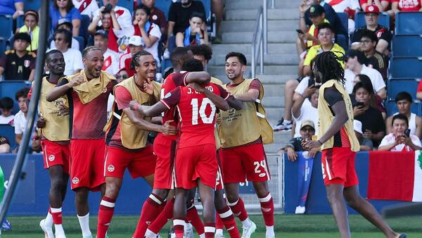 Canadá celebra su primera victoria en la Copa América