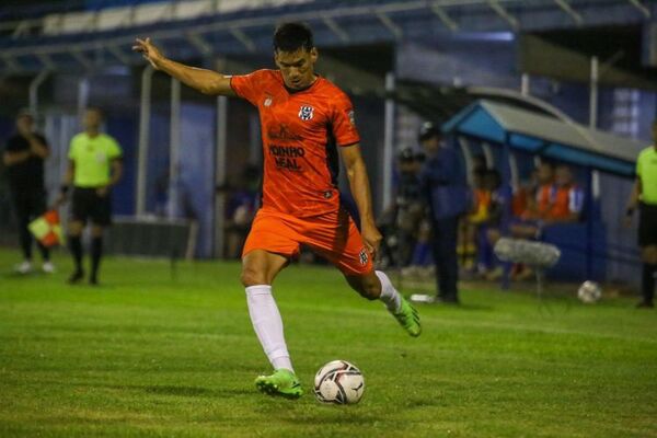 Cerro Porteño muestra interés en César Castro, lateral izquierdo del Sportivo 2 de Mayo