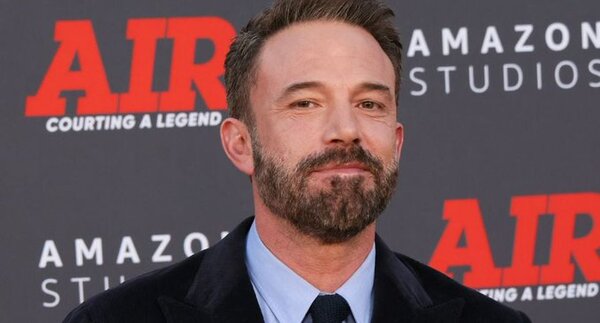 Ben Affleck protagoniza pelea con un paparazzi afuera de su casa