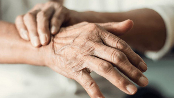 Un análisis de sangre con IA podría predecir el Parkinson hasta siete años antes