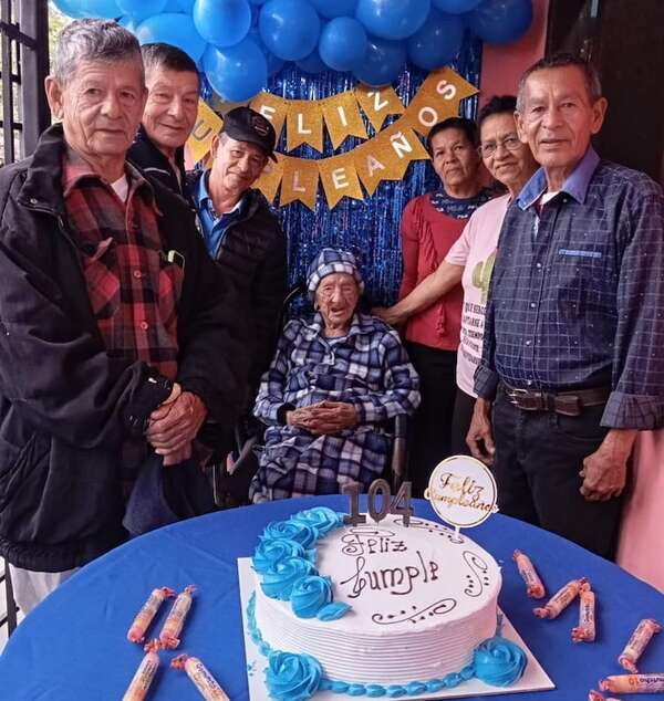 Viuda de excombatiente cumple 104 años de vida en Santaní - Nacionales - ABC Color