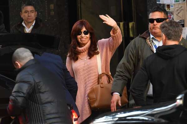 Justicia argentina abre juicio por intento de homicidio de expresidenta Kirchner - Mundo - ABC Color