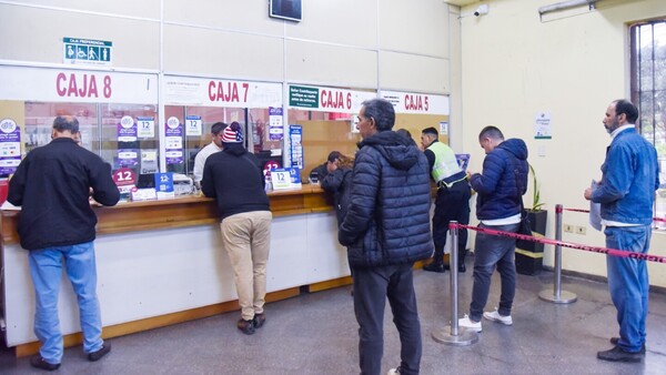 Habilitación de vehículos vence el 30 y comunas extienden horario de atención