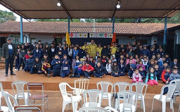 Realizan curso de primeros auxilios a alumnos de escuela en Minga Guazú