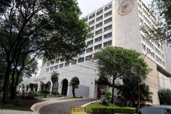 Diputado cartista afirma que sistema judicial está colapsado por que no se cumplen plazos procesales - Megacadena - Diario Digital