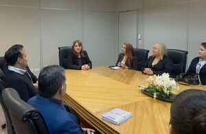 Estudiantes de derecho visitaron sede judicial de Encarnación