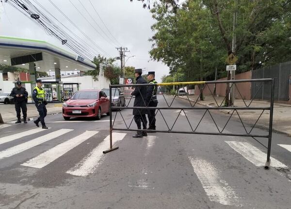 Cierran avenida Artigas por manifestación y se desata el caos vehicular - Nacionales - ABC Color