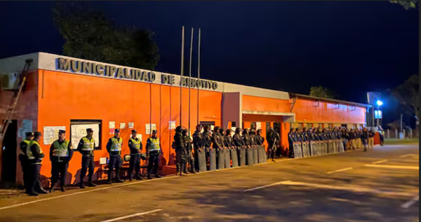 Desalojan a manifestantes de Arroyito - ADN Digital