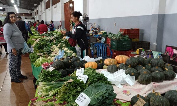 Pese a impacto de temporal, feriantes están con sus productos