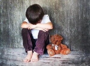 Padres desalmados abandonan a su hijo de 6 años - ADN Digital