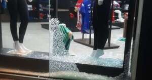 Diario HOY | CDE: roban tienda de artículos deportivos y llevan productos por valor de G. 20 millones