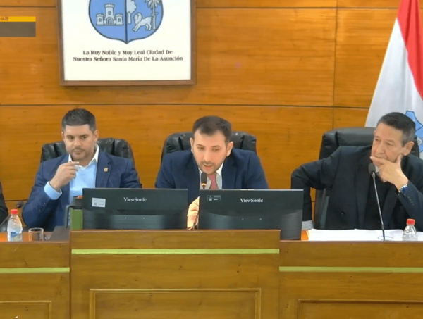 “Nenecho” Rodríguez asiste a la Junta para rendir cuenta sobre los G. 500.000 millones · Radio Monumental 1080 AM