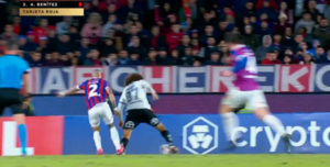 Versus / El durísimo castigo que recibió Alan Benítez por su expulsión frente a Colo Colo