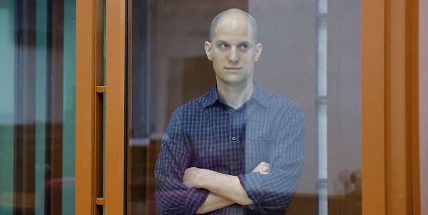 Rusia inicia juicio por espionaje contra periodista de EE.UU.