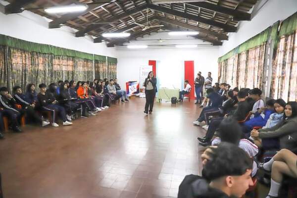 Brindan charlas sobre efectos de las drogas en instituciones educativas de Encarnación