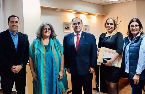 Registro Civil y Unicef analizan más apoyo al derecho del niño a una identidad