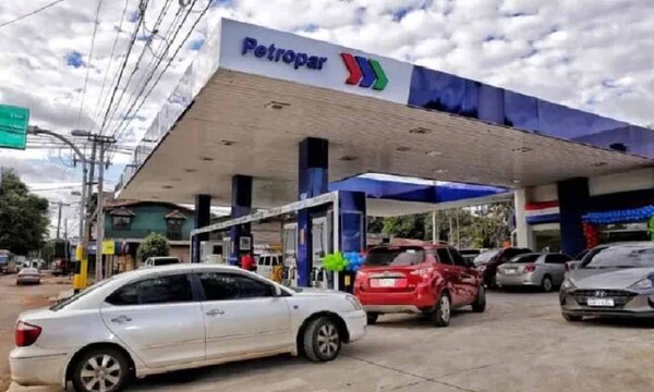 Petropar anuncia reducción de G. 300 del diésel, pero mantiene el precio de la nafta – Prensa 5