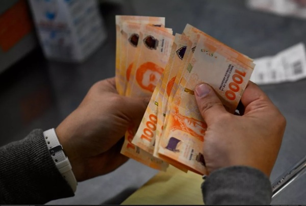 Milei niega que vaya a devaluar la moneda en medio de la creciente incertidumbre cambiaria • PARAGUAY TV HD