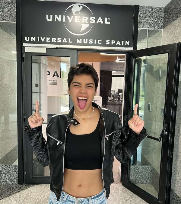 Aye Alfonso y Vanesa Martín, ¡ambas son artistas de Universal Music! - Gente - ABC Color