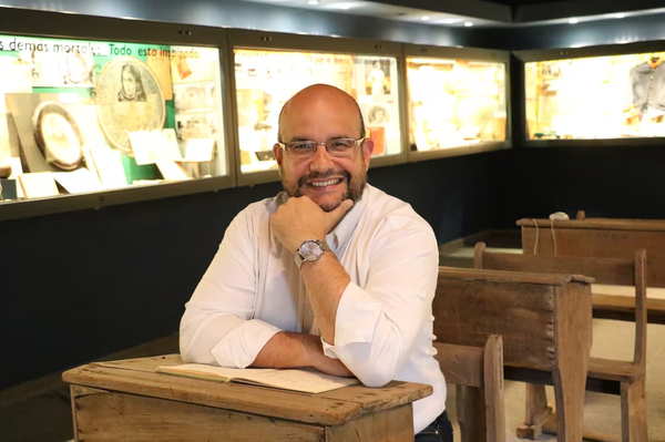 Designan a David Velázquez Seiferheld como nuevo viceministro de Educación Básica - trece