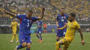 Eslovaquia y Rumania pasan a octavos con un empate