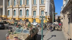 Santiago Peña condena movilizaciones irregulares del Ejército boliviano en La Paz