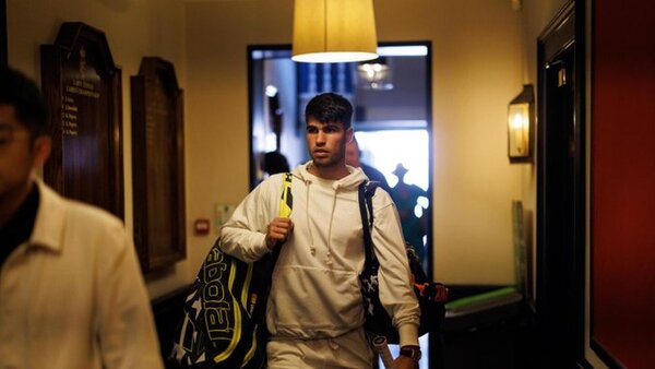 Alcaraz repite con Wawrinka en Wimbledon
