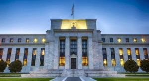 La FED examina a 32 bancos en EEUU que tienen m谩s de 100.000 millones en activos - Revista PLUS
