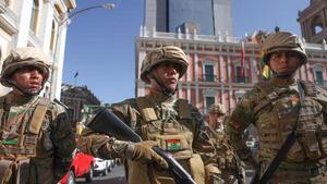 Militares se retiran de sede del Ejecutivo de Bolivia tras "intento de golpe de Estado"