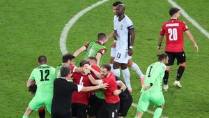 Georgia sigue haciendo historia y se cita con España