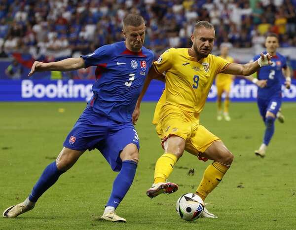 Eslovaquia y Rumania pasan a octavos con un empate - Fútbol Internacional - ABC Color