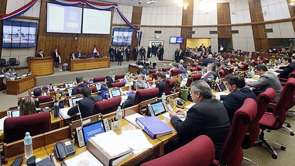 Diputados aprueban endurecer las penas por robar energía eléctrica