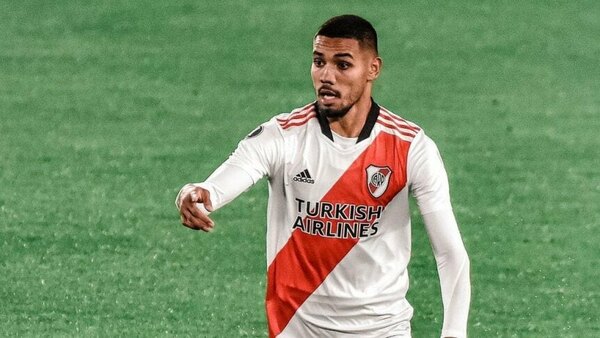 Versus / ¿Héctor Martínez a barrio Obrero?