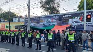 Exobreros de Itaipú advierten con movilización en zona de asamblea de OEA - Nacionales - ABC Color