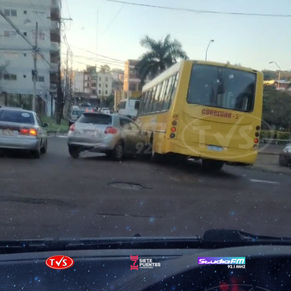 ACCIDENTE DE TRÁNSITO SOBRE AVENIDA JAPÓN - TVS